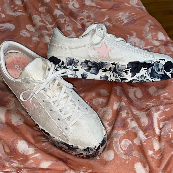 Platform converse! 😍 - Picture 3 of 5